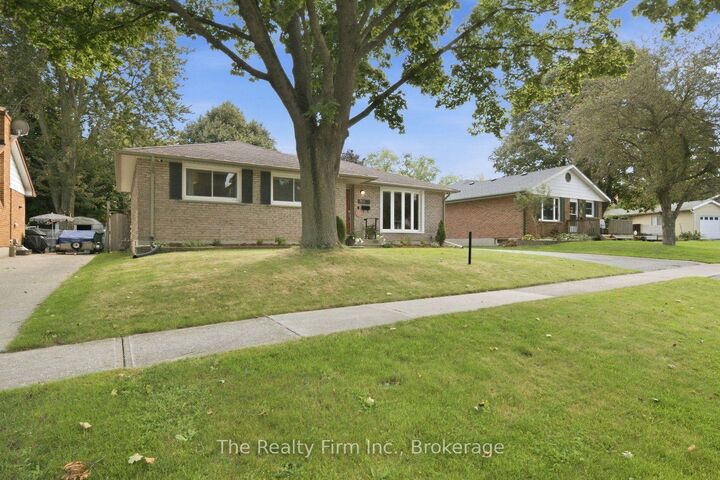 Property Photo:  760 Gladstone Drive  ON N4S 5S9 
