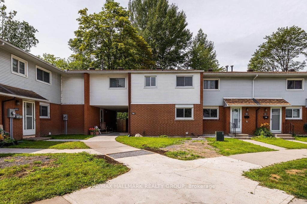 Property Photo: 1045 Morrison Drive 98 ON K2H 7L2