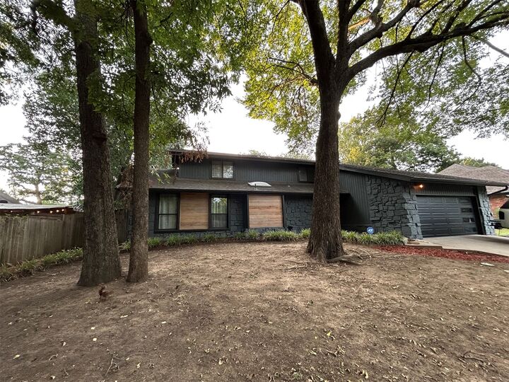 Property Photo: 8826 S 65th East Place OK 74133