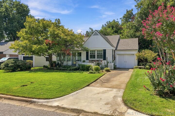 Property Photo:  2258 S Delaware Court  OK 74114 