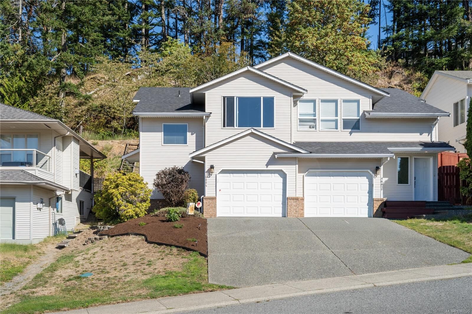 Property Photo:  4884 Fairbrook Cres  BC  