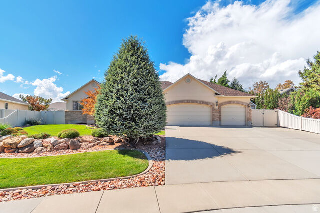 Property Photo:  9044 S Pine Laurel Ln W  UT 84081 