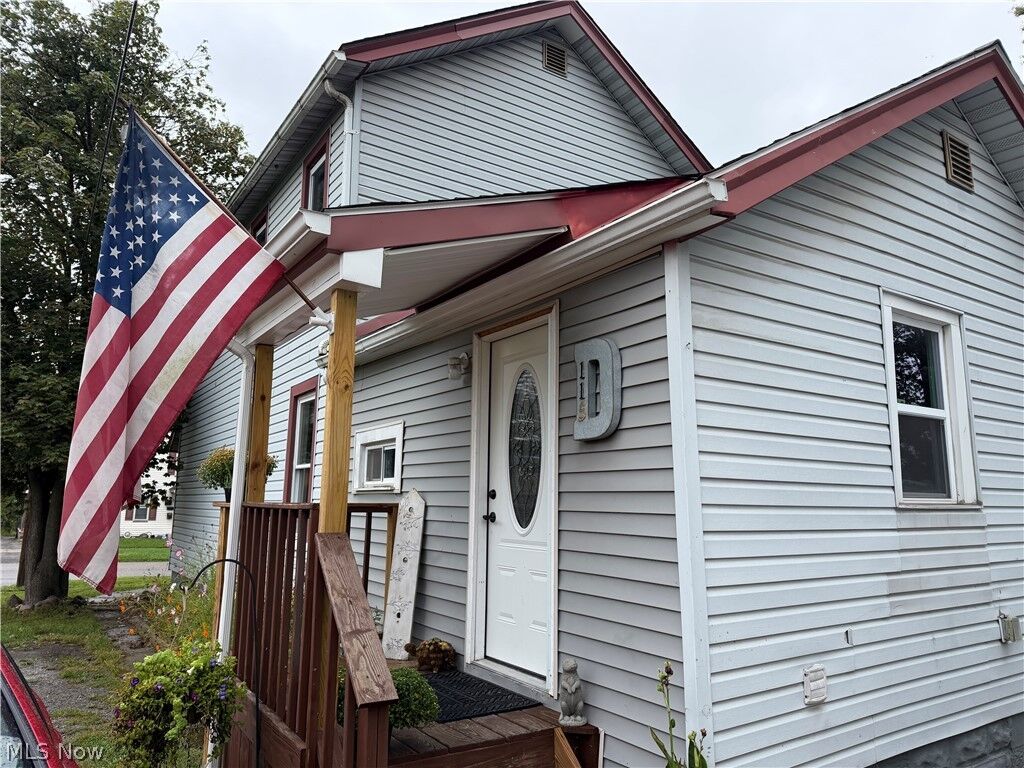 Property Photo:  115 S. Market Street  OH 44420 