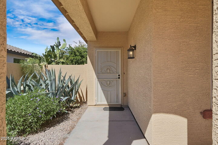 Property Photo: 10032 W Watkins Street AZ 85353
