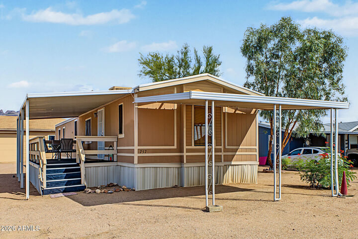 Property Photo:  757 N Dapple Drive  AZ 85119 