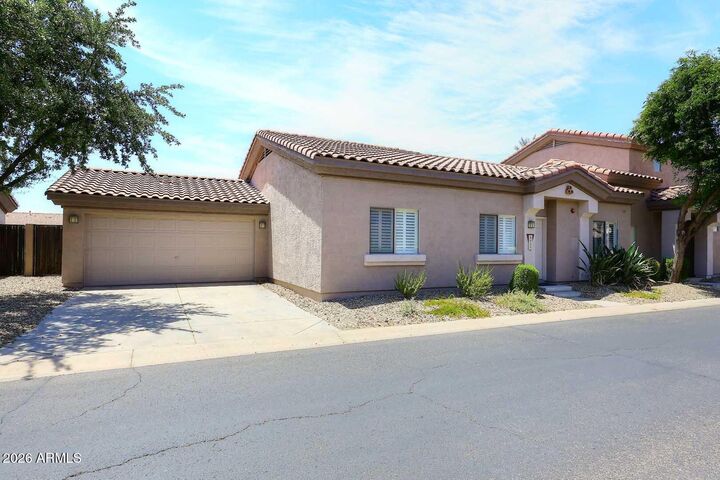 Property Photo: 8013 W Zoe Ella Way AZ 85382