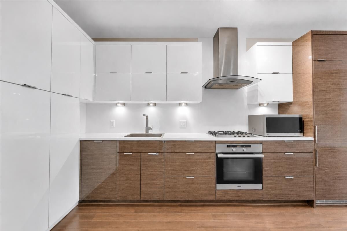 Property Photo:  1777 W 7th Avenue 216  BC V6J 0E5 