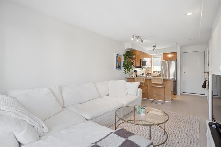 Property Photo:  2190 W 5th Avenue 203  BC V6K 1S2 