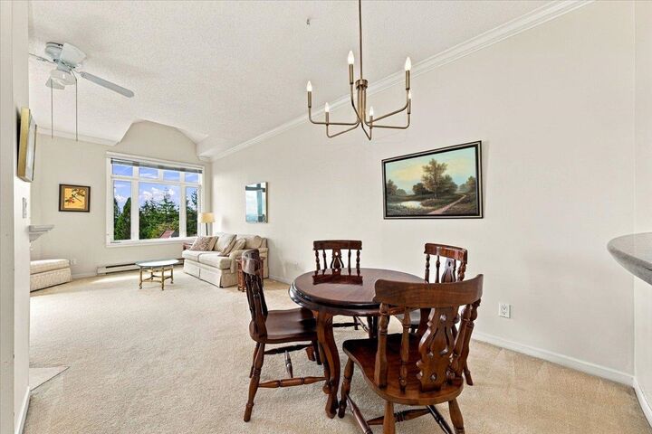 Property Photo: 121 W 29th Street 403 BC V7N 4L6