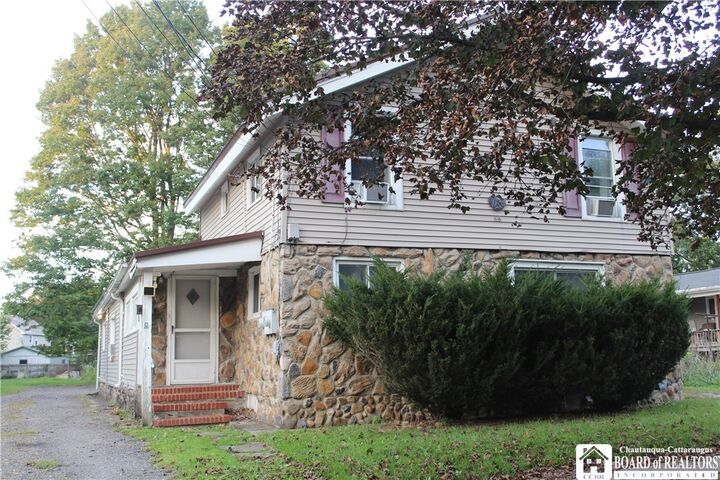 Property Photo:  66 Eagle Street  NY 14063 