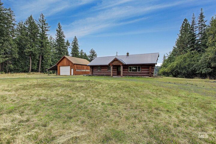 Property Photo: 2926 Wells Bench Road ID 83544