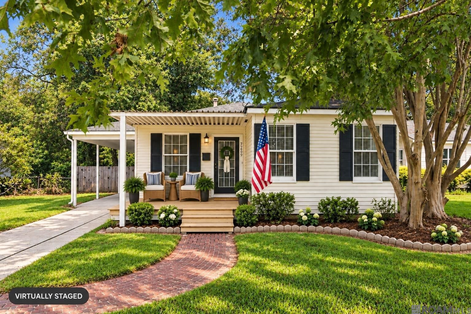 Property Photo:  7769 Lasalle Ave  LA 70806 