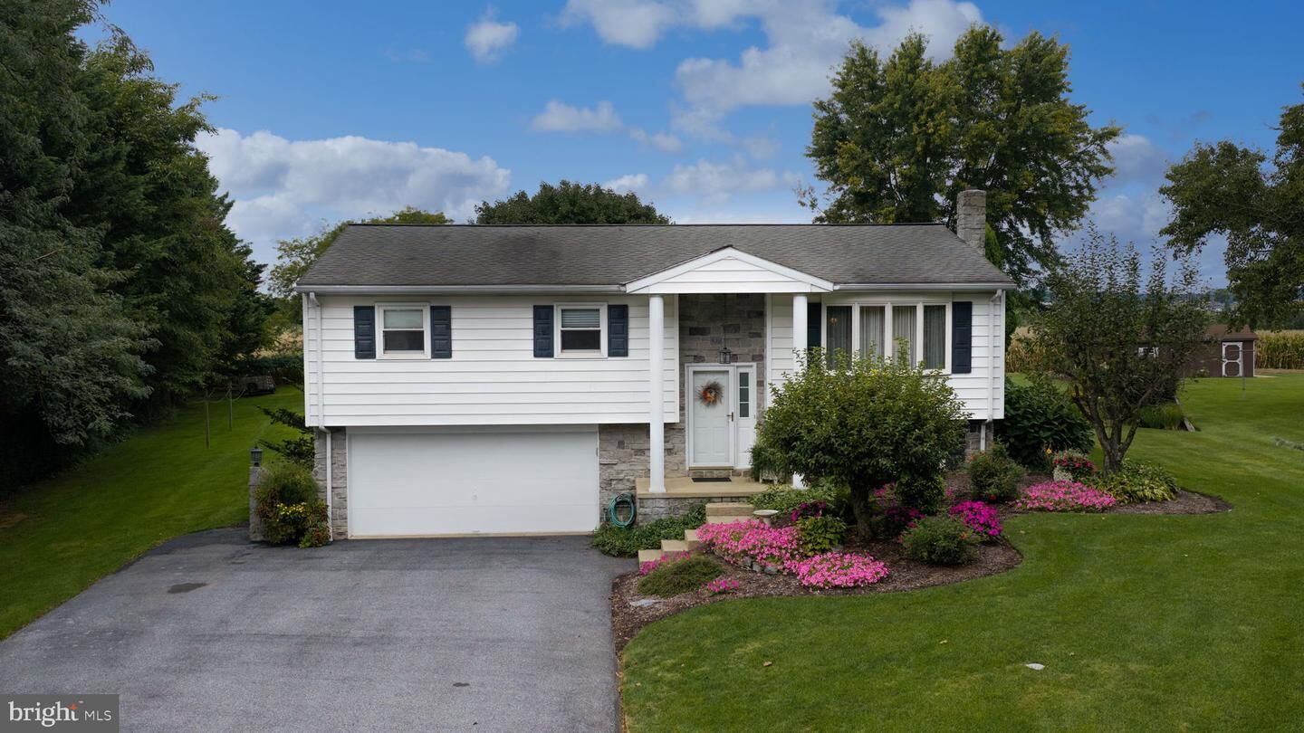 Property Photo: 18 Pinewood Avenue PA 17522