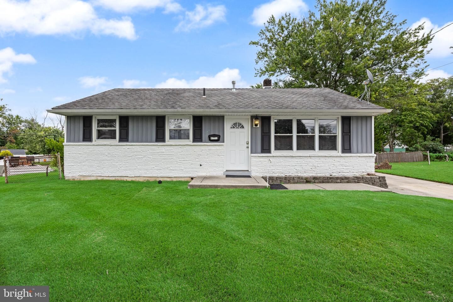 Property Photo:  1134 Vivian Terrace  NJ 08096 