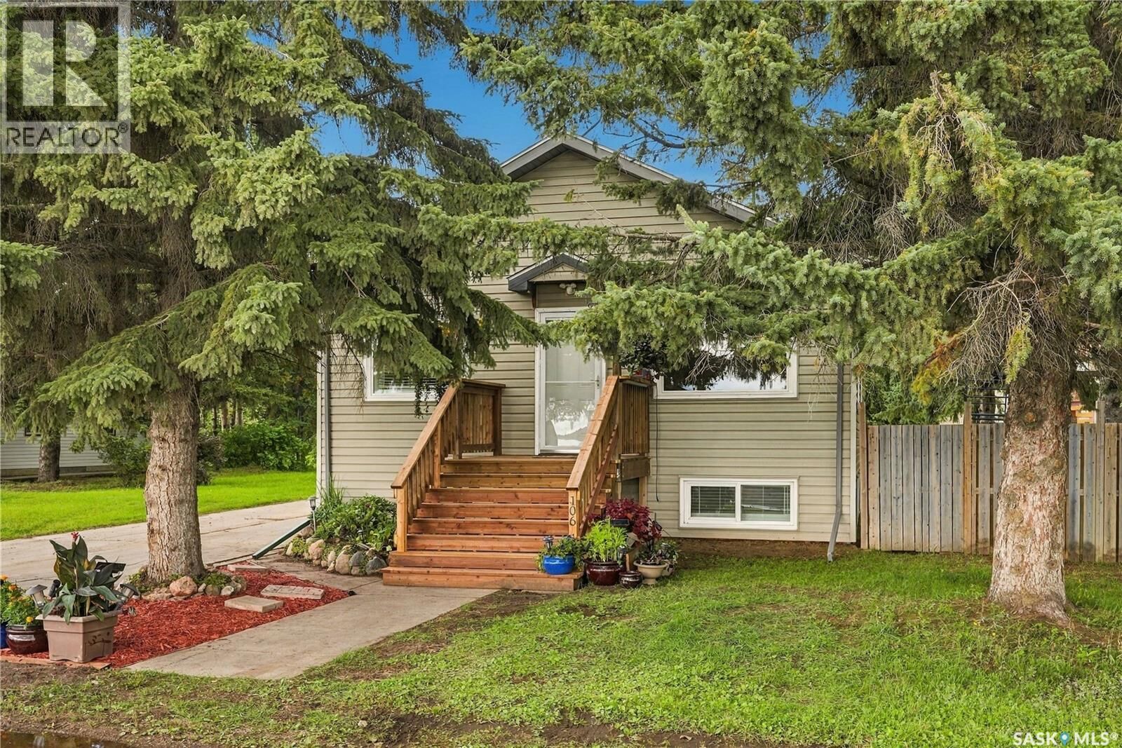 Property Photo: 106 5th Avenue W SK S0J 0J0