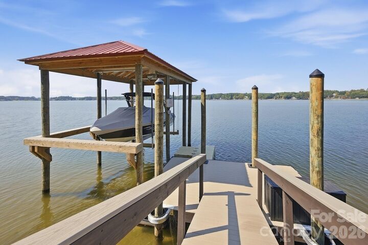 Property Photo:  17424 Grasshopper Lane  NC 28278 
