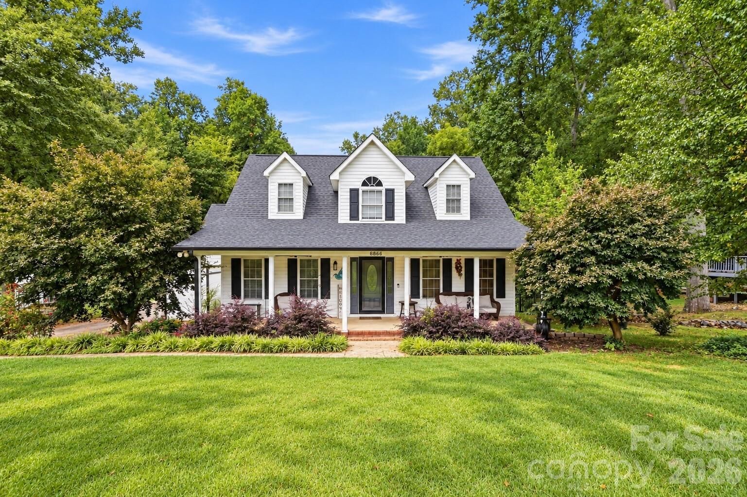 Property Photo:  8866 Oldenburg Drive  NC 28124 