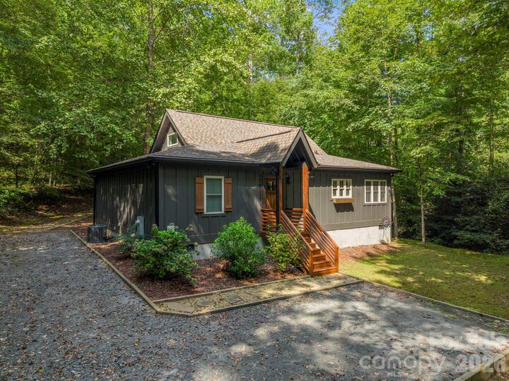 Property Photo:  126 Swans Way W  NC 28746 