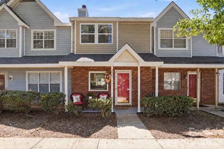 Property Photo:  3858 Mosscroft Lane  NC 28215 