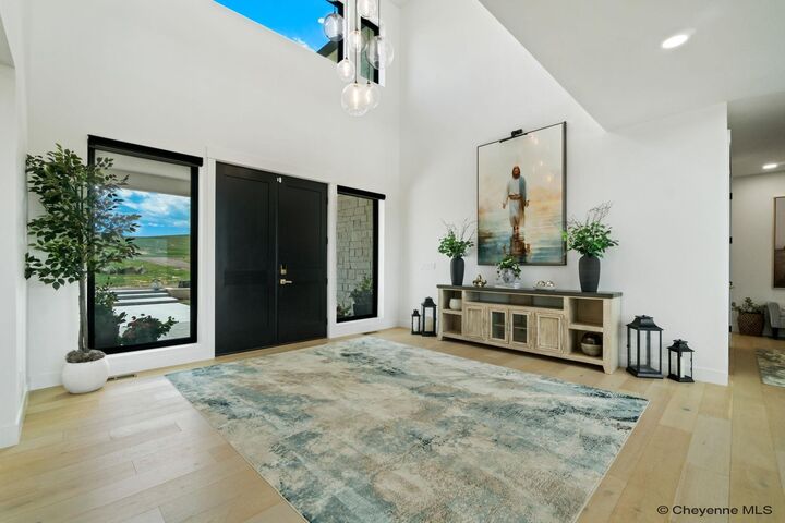 Property Photo: 1002 Haven Ct WY 82009