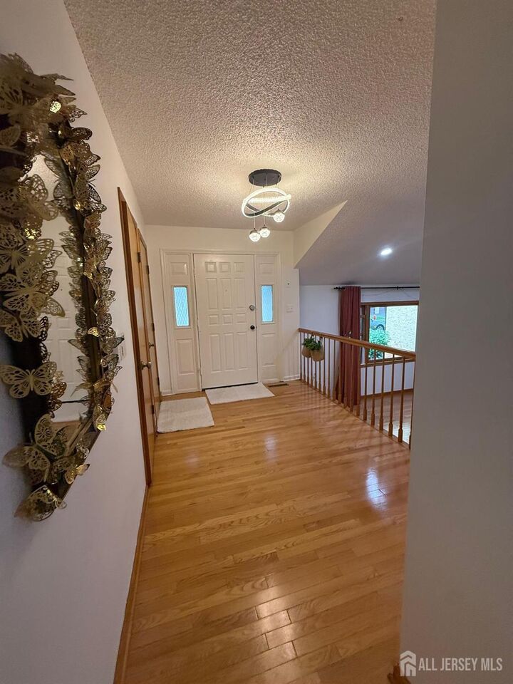 Property Photo:  8 Teaberry Drive  NJ 08820 