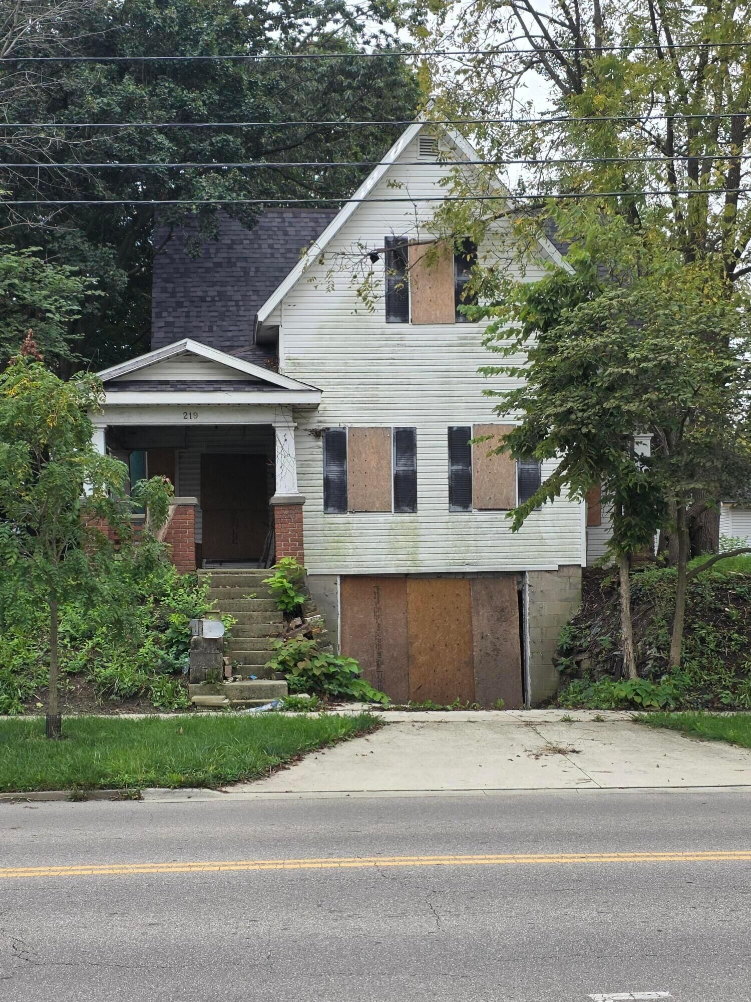 Property Photo:  219 E 6th Street  OH 43040 