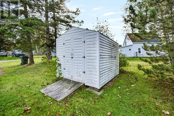 Property Photo:  17 East Pleasant Street  NS B4H 1M6 