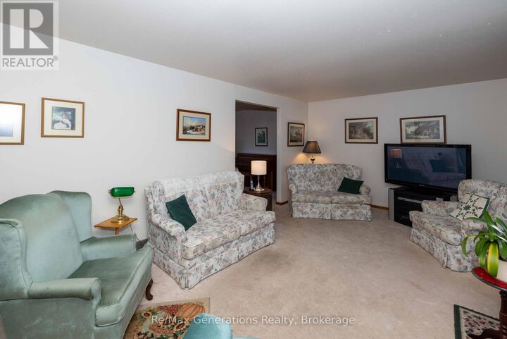 Property Photo: 235 Maple Avenue ON P7B 4V6