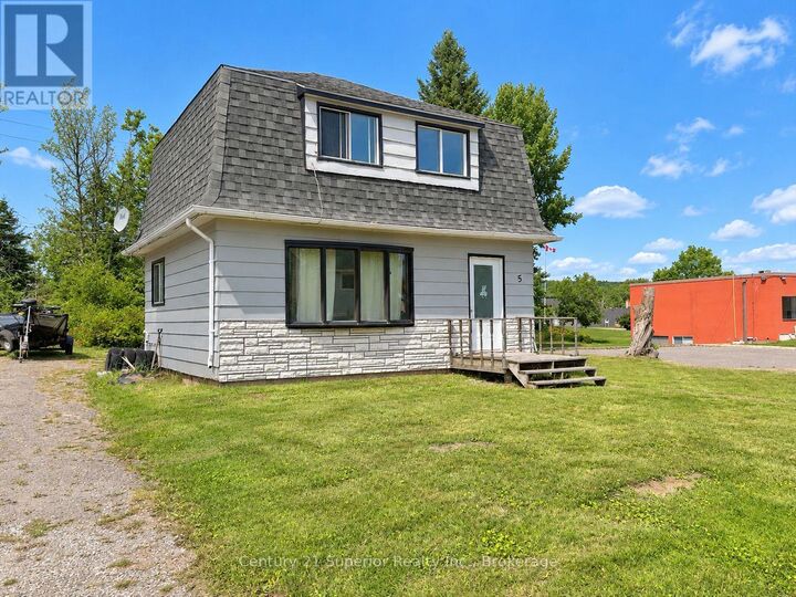 Property Photo: 5 Steele Avenue ON P0T 2P0