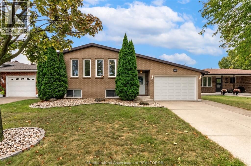 Property Photo:  9385 Tamarack Street  ON N8R 1Y7 