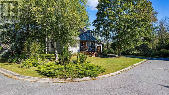 Photo de la propriété: 25 Robert Road ON K7H 3L2