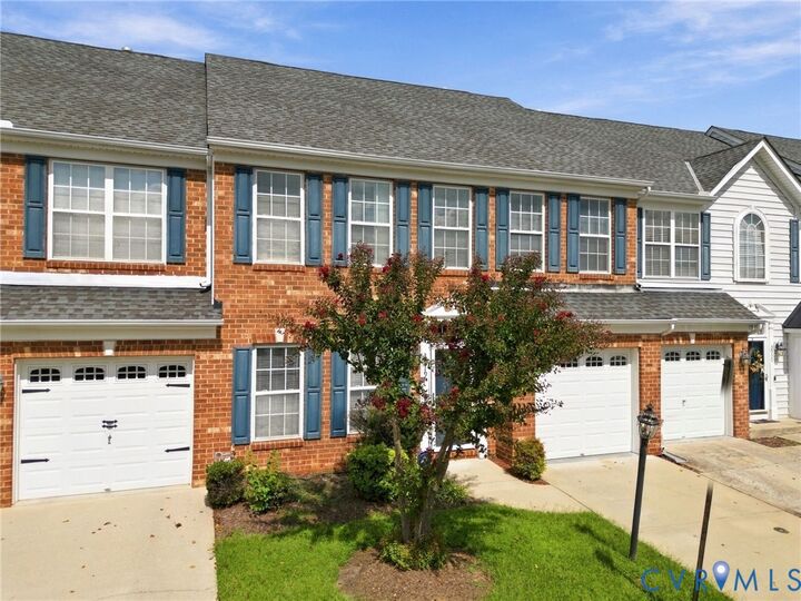 Property Photo:  3919 Dominion Townes Circle  VA 23223 