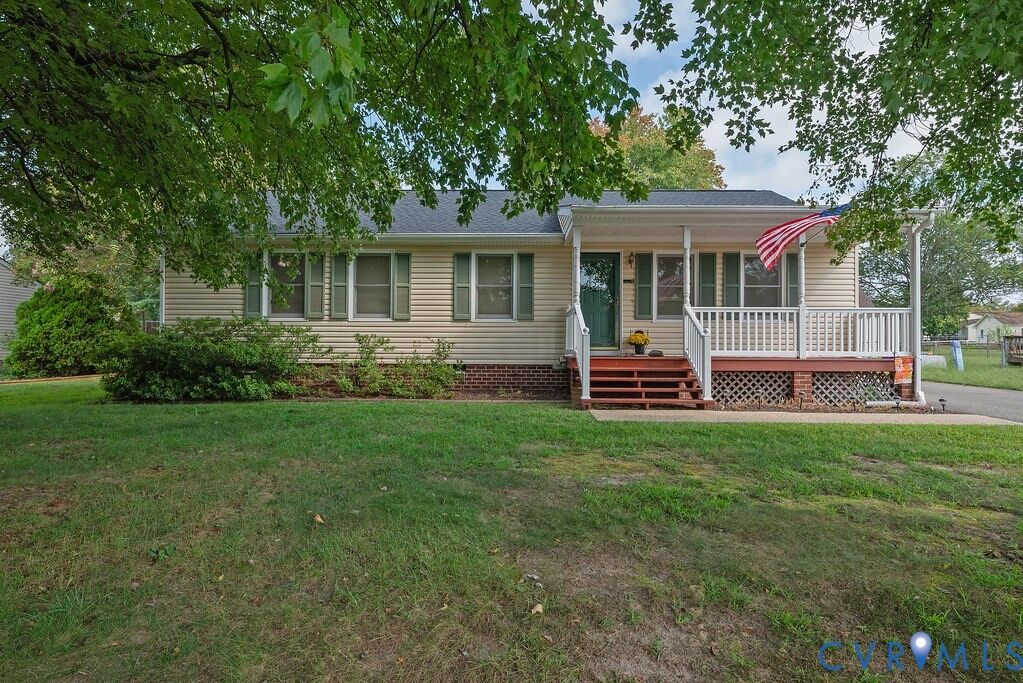 Property Photo:  6418 Chenault Way  VA 23111 