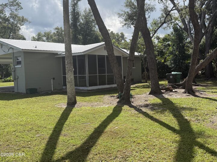 Property Photo:  662 N Volusia Avenue  FL 32180 