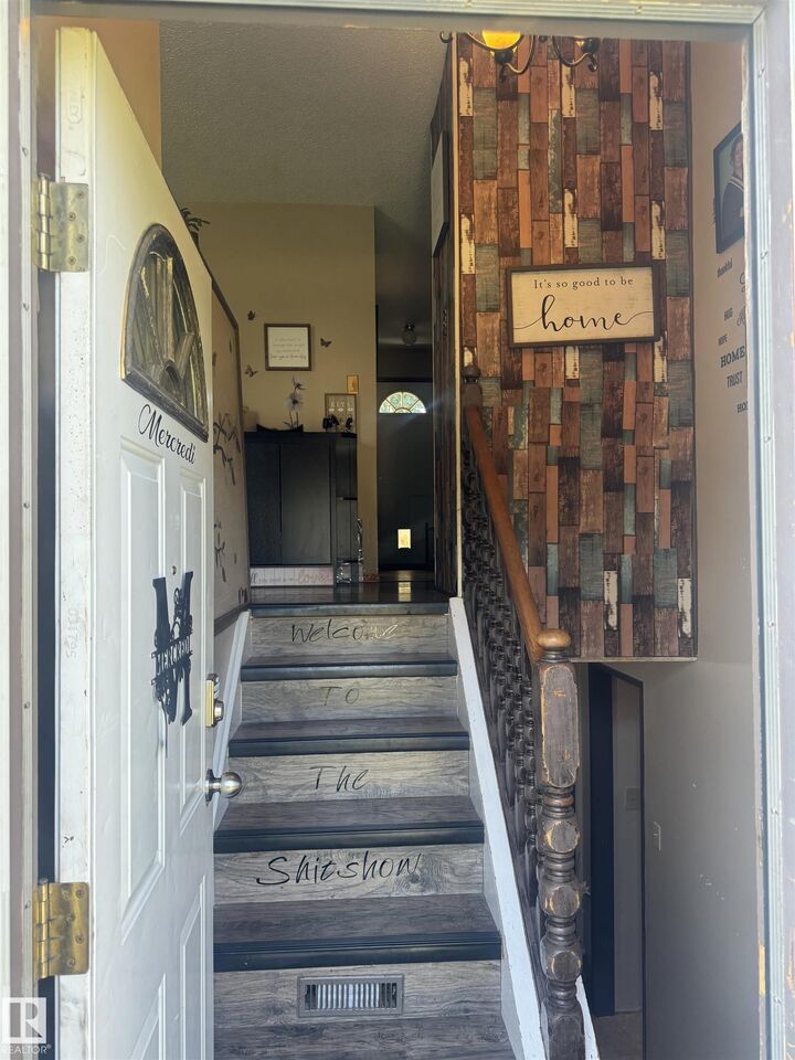 Property Photo: 4104 44 Street AB T7Z 1J6
