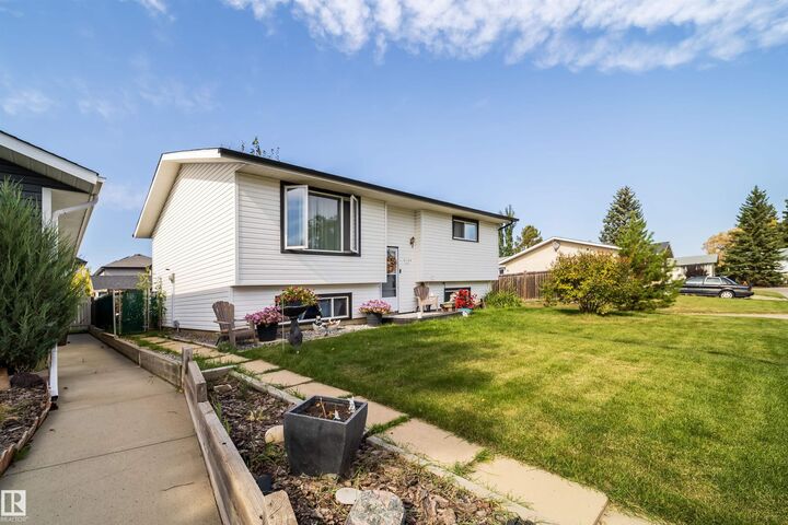Photo de la propriété: 4104 44 Street AB T7Z 1J6