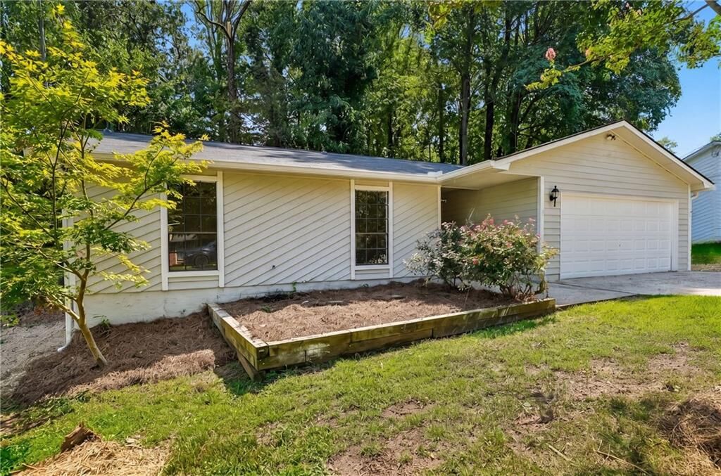 Property Photo:  2464 Silver Moss Way  GA 30044 
