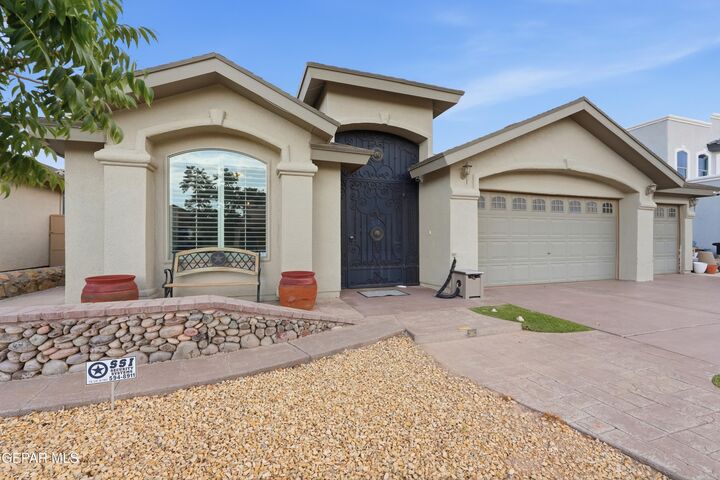 Property Photo:  320 Emerald Woods Street  TX 79928 