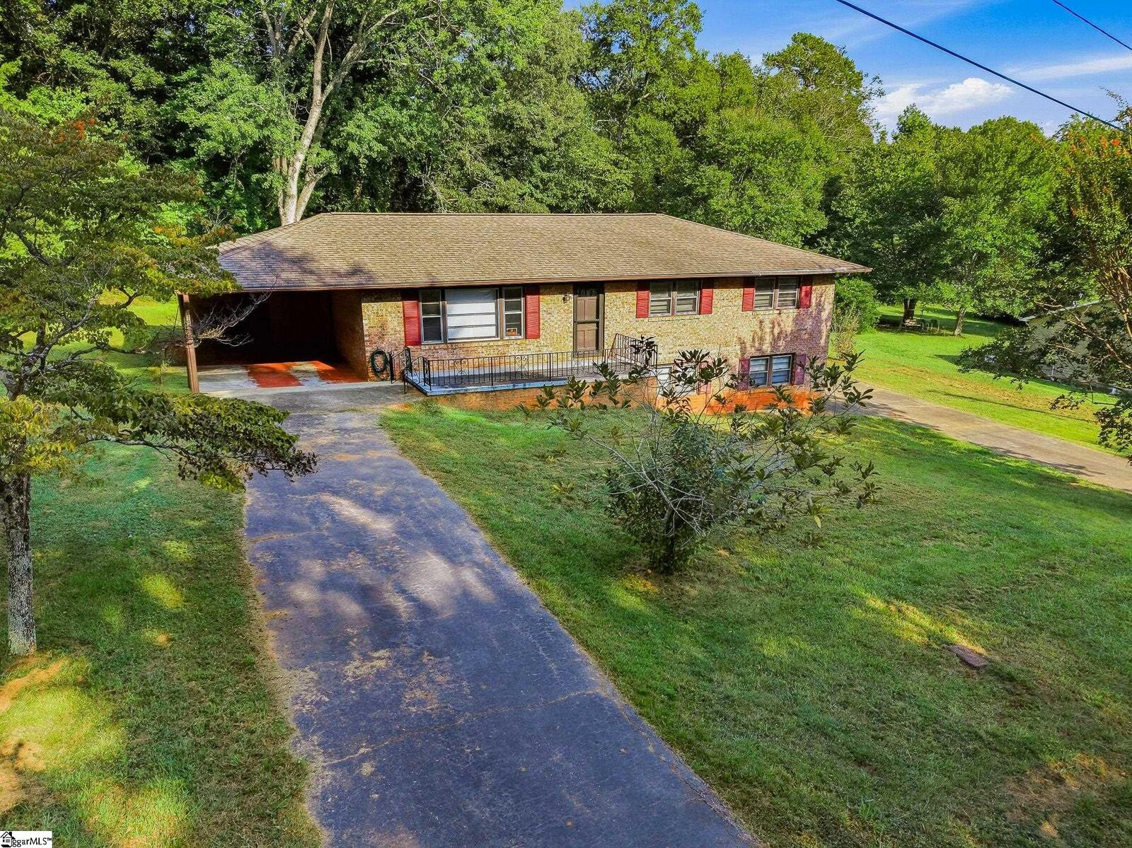 Property Photo:  108 Apple Drive  SC 29657 