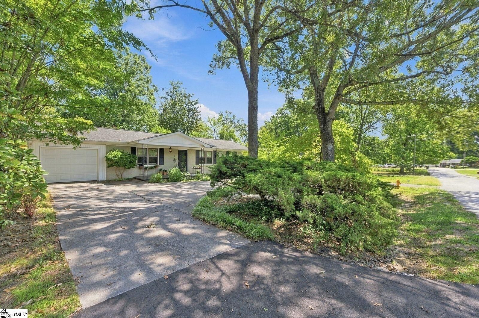 Property Photo:  7 Thames Drive  SC 29687 