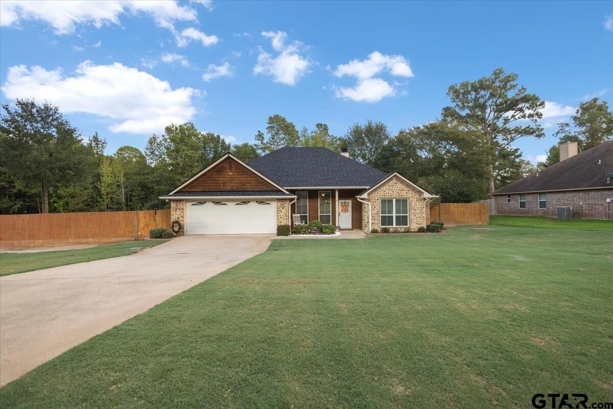 Property Photo: 2308 Pittman Ln TX 75771