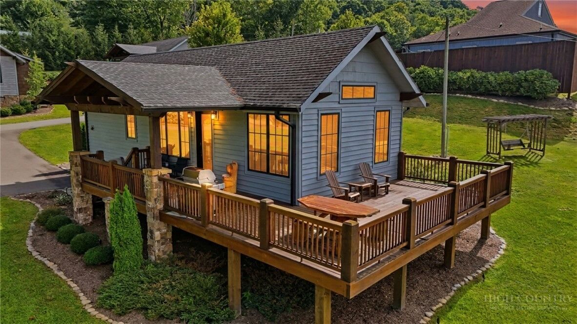 Property Photo:  57 Valley View  NC 28604 