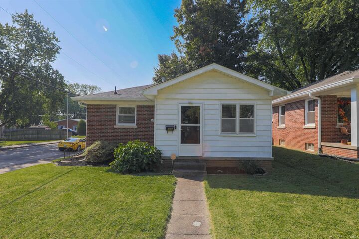 Property Photo: 2121 E Virginia Street IN 47711
