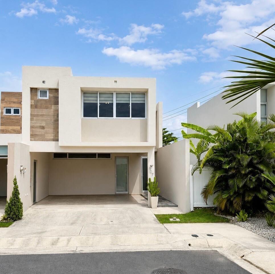Property Photo:  107 Rotonda Trafalgar Square  PR 00969 