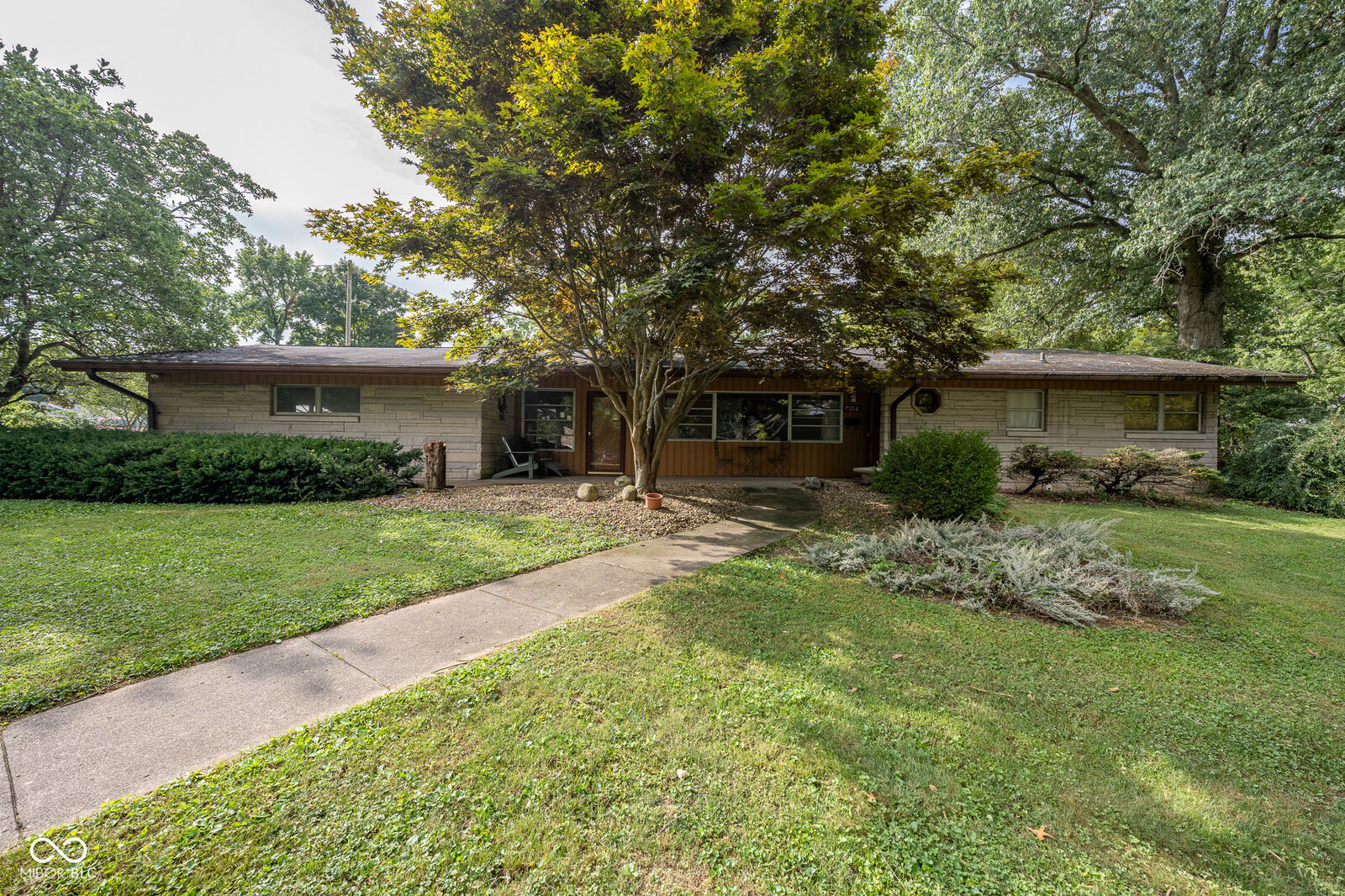 Property Photo: 706 Highridge Avenue IN 46135