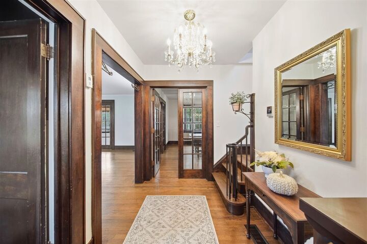 Property Photo:  1309 W Franklin Street  MI 49203-1514 