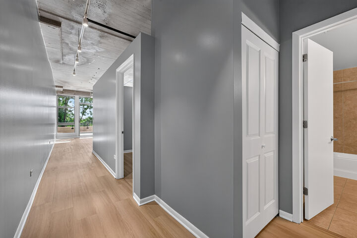Property Photo: 1550 S Blue Island Avenue 420 IL 60608