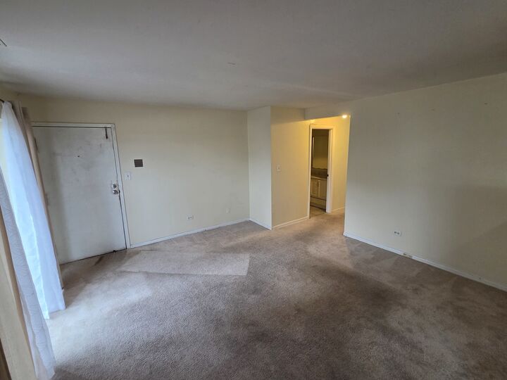 Property Photo: 1761 W Algonquin Road 1B IL 60056