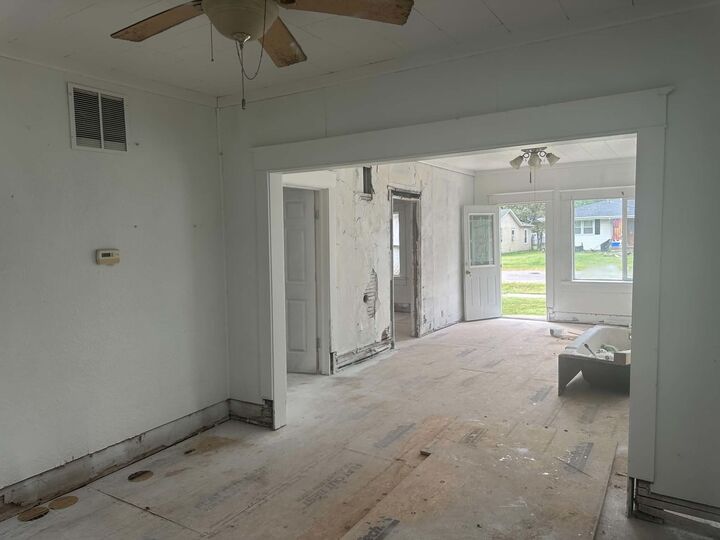 Property Photo:  807 S Spruce Street  IL 61956 