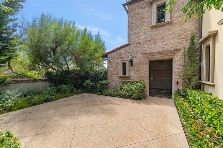 Property Photo:  19 Prairie Grass  CA 92603 